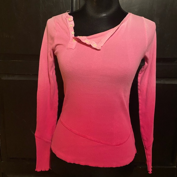 Vintage language top. - Picture 1 of 6